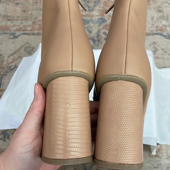 New-DV Dolce Vita Maudry Ankle Boot, size 9.5 - Picture 10 of 11